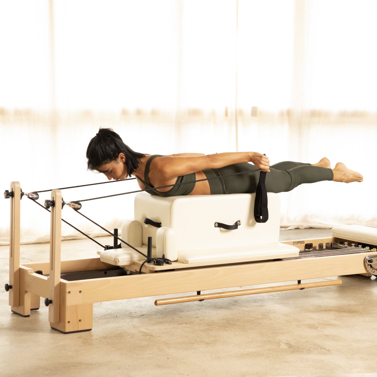 Reformer Pilates en Bois Lignum pour Studios et Maison | Elina Pilates®