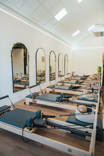 <h2>Jeden Monat neu ausgestattete Studios.</h2>