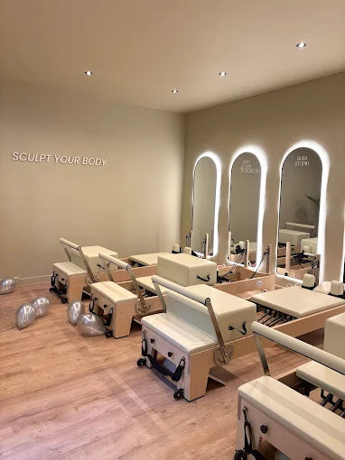 <h2>Jeden Monat neu ausgestattete Studios.</h2>