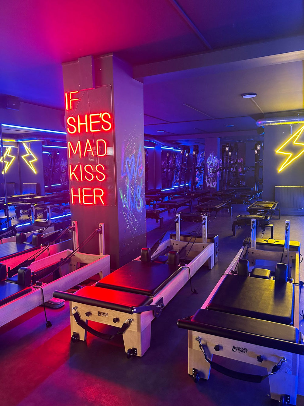 <h2>Jeden Monat neu ausgestattete Studios.</h2>