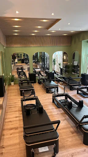 <h2>Jeden Monat neu ausgestattete Studios.</h2>